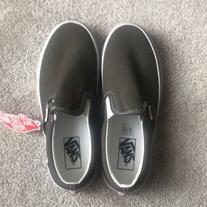 BRAND NEW NEVER WORN VANS WOMENS 8